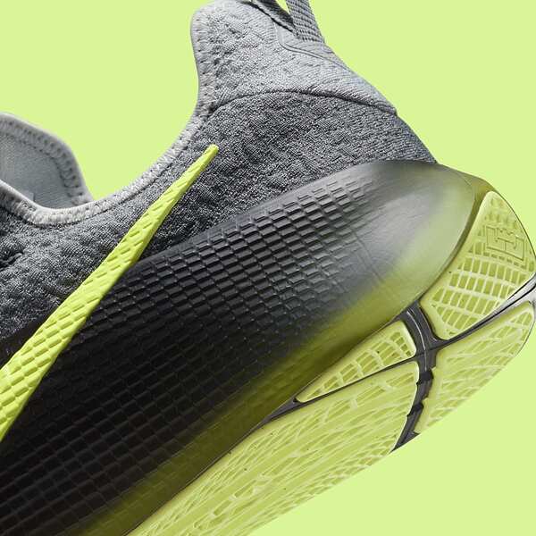 【NIKE】レブロン LEBRON TR 1 Workout Shoes スニーカー The LeBron TR1: the ultimate training shoe for the next